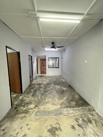 Tun Aminah / Skudai / 皇后花园 / 单层排屋 / 3Bed 1Bath / Partially Furnised 1