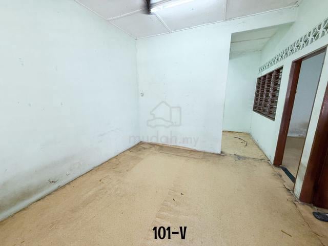 [ FULL LOAN ] HOT SALES !! 22x70 3R1B Taman Maznah Single Storey House 1