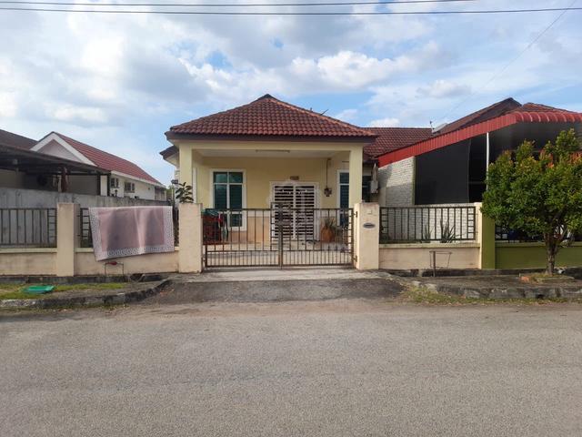 Facing Open Semi D di  La Cassa Ambangan Height Sg Petani untuk Dijual 1