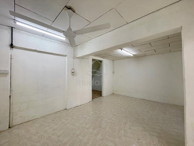 Nearby Sunway Carnival Mall, 2 Sty Cluster House For Rent 1