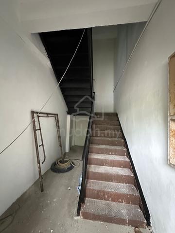 End Lot One And A Half Storey Factory Jalan Jenjarum Bukit Beruntung 1