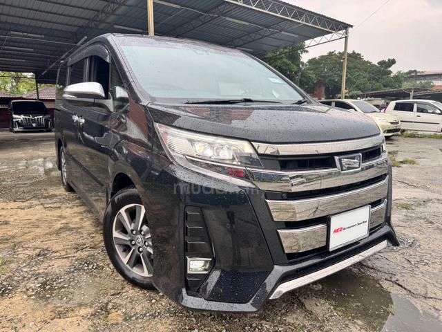 Toyota Noah 7 Seater Pilot Seat Power Boot - 2