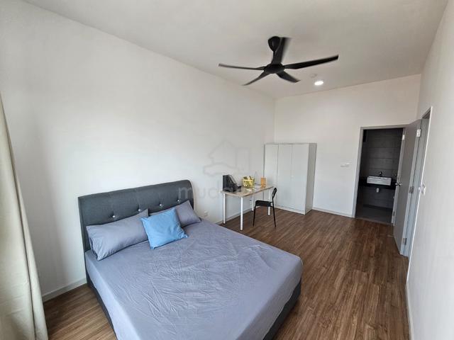 Master Room with Own Bath [Sunway Dora @ Bayan Baru] 1