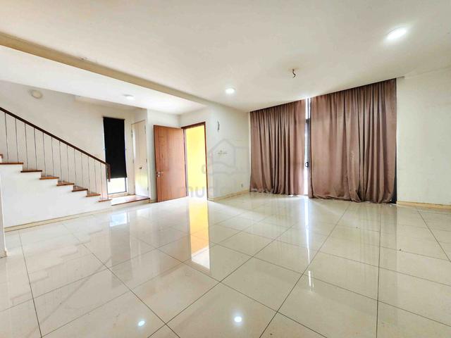 3-Storey Superlink Corner with Garden @ Reed Lakefields Sungai Besi 1