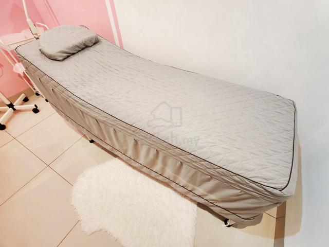 Second-Hand Beauty Bed, Pillow, and Bedsheet - photo 2 of 4