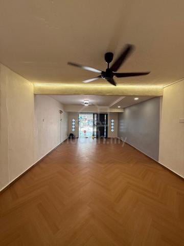 Desa Jaya, Ehsan Jaya, 2 Storey 3Bed + Balcony Unblock, To CIQ 20min 1