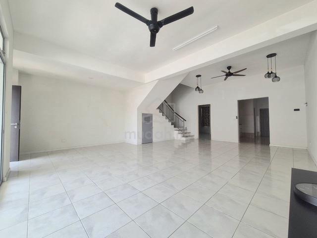 FACING NORTH FREEHOLD 2 Sty Hse Camellia Serene Heights Bangi 1