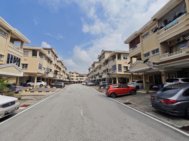[Ground Floor] Townhouse Sri Mahligai Seksyen 9 Shah Alam 1