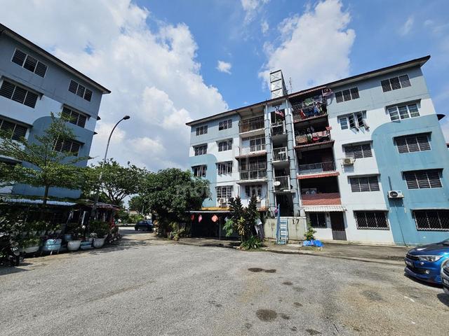 Flat PKNS Seksyen 18 Shah Alam 1