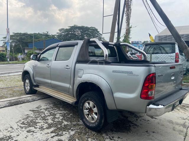 2010 Toyota HILUX 2.5 G AUTO FACELIFT (A) 4x4 - 4