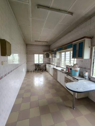 Rumah Banglo Satu Tingkat Taman Sri Lambat Jalan Yakin T6 Kluang 4
