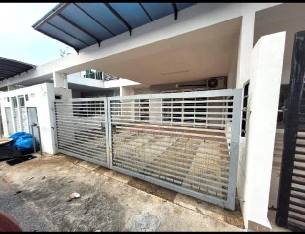 Double Storey Terrace @ Tmn Kayangan Pelangi Heights Mantin [Guarded] 1