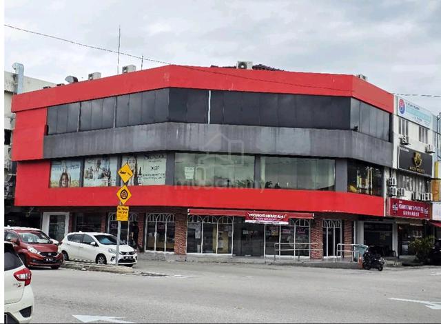 Main Entrace PJ Shoplot Showroom Rent SS 2,Petaling Jaya Selangor 1