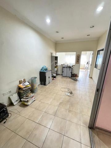 Jln Anggerik,Johor Jaya (First Floor Shop Lot For Rent) 1