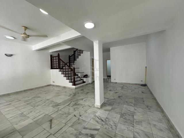 [Well kept] 2.5 storey landed house at Bdr Sri Damansara, 5+2 rooms 1