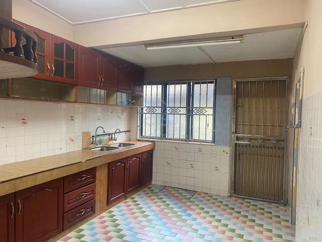 Kajang Utama Endlot Single Storey Terrace, 3 Mins to Slik Highway 1