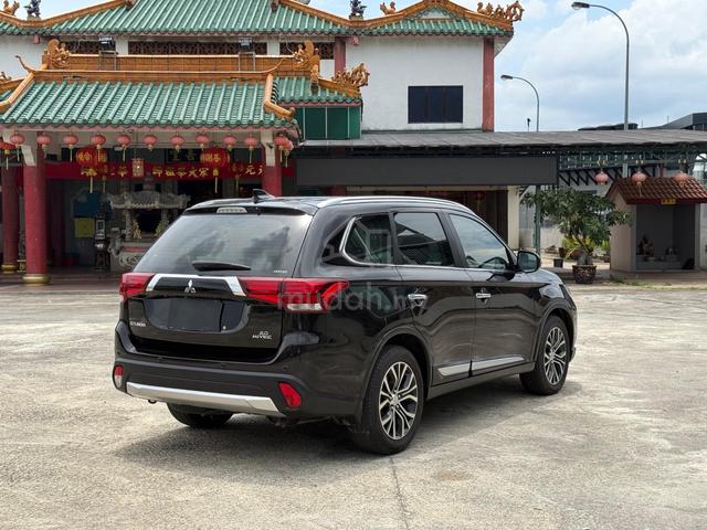 (OTR PRICE) Mitsubishi Outlander 2.0 AWD 2017 - 2