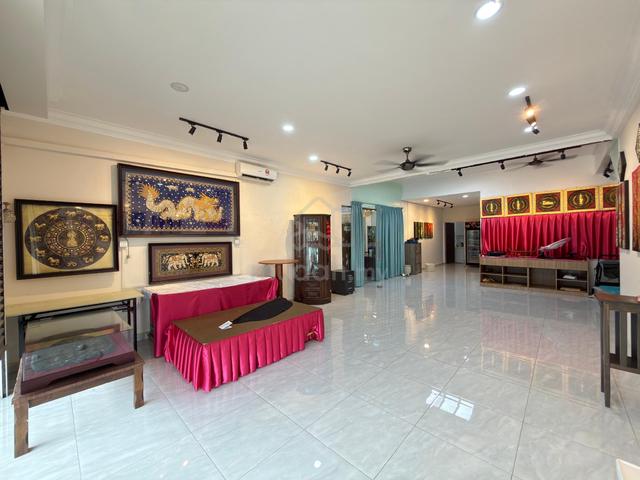 Bandar Uda Utama Skudai Double Storey Shoplot 22x75 Facing Mainroad 1