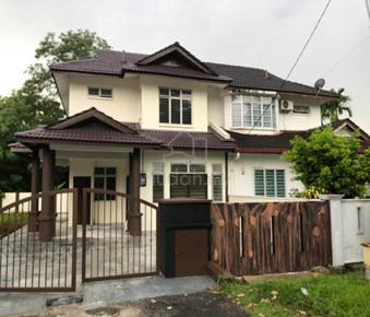 Large Family Double Storey Semi-Detached House in Rasah Kemayan 1