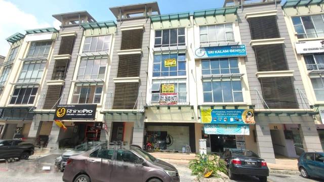 cheap 4 storey shop office bandar setia alam seksyen u13 Shah Alam 1
