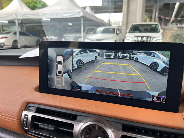 2021 Lexus IS300 Luxury 7km SRoof Vent & Heat 360 - 5
