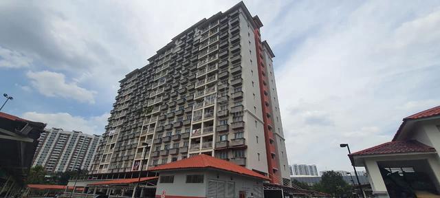 Bukit Jalil Fully Furnished Middle Bedroom For Rent (MALE ONLY) 1