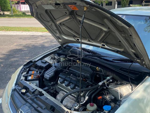 2005 Honda CIVIC 1.7 VTEC (A) - 4