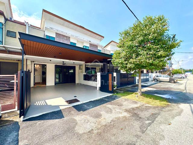 CANTIK RENOVATED Double Storey Taman Saujana KLIA, Kota Warisan Sepang 1