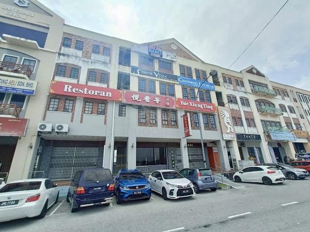 Kulai FULL LOAN 3 Storey Shoplot (3rd Floor) Renovated Below Market 1