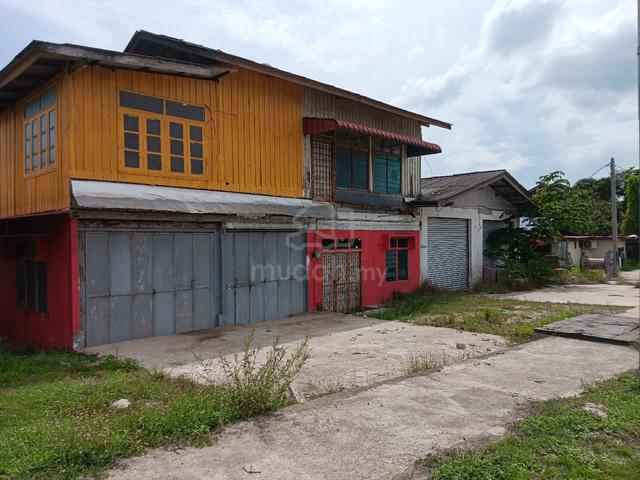 Rumah Kedai 3 Pintu 1