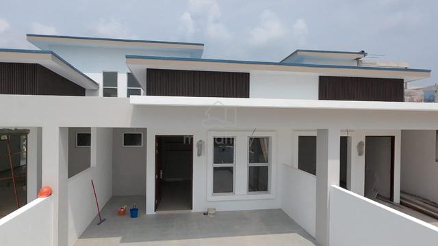 Single Storey Terrace 4 Bedroom 20x95 Kluang 1