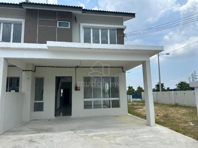 Double Storey Terrace Corner Lot House With Land For Rent 1