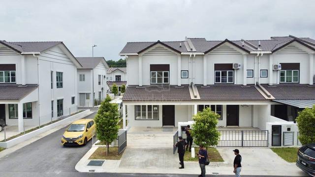 END LOT Double Storey M Senyumia, Bandar Baru Salak Tinggi for Sale 1