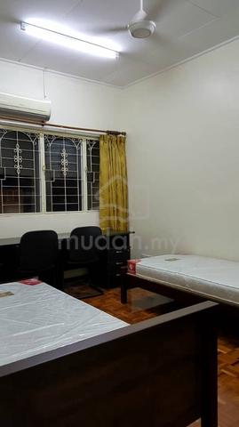 Affordable and spacious room to rent near Taylor's Lakeside University 1