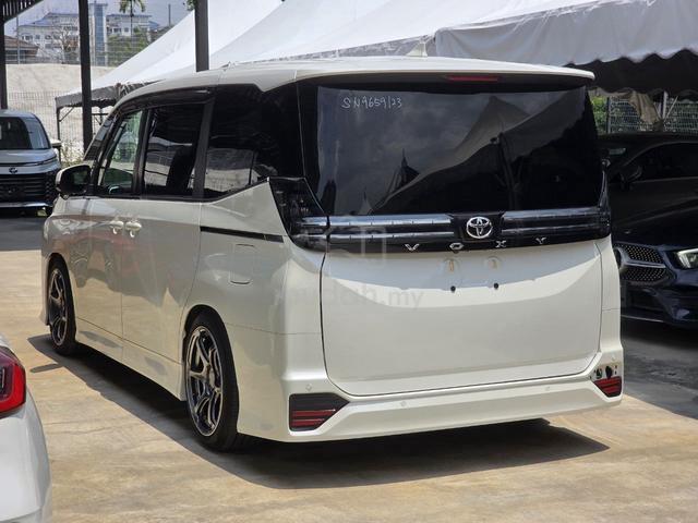 GRED5 Toyota VOXY 2.0 S-Z ADJUSTABLE SPORTRIMS - 4