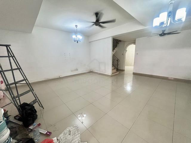 Menglembu Two And Half Storey House For Rent 1