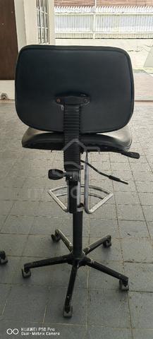 Pair of black drafting bar stools with wheels - photo 5 of 6