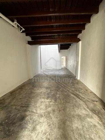 Shophouse At Beach Street, Penang For Rent 1