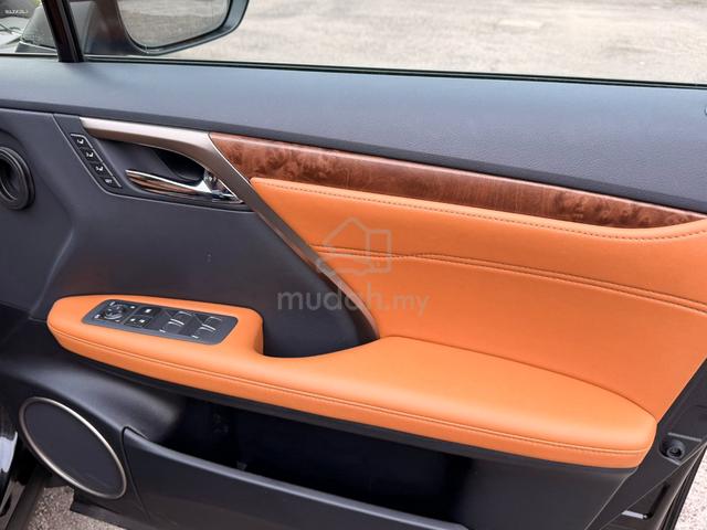 2022 Lexus RX300 Version L / Light Brown Leather - 4