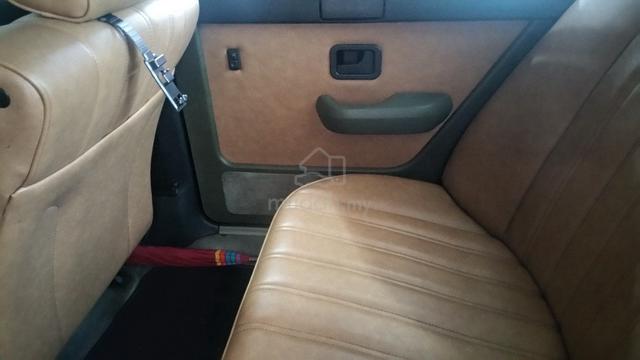 BMW E28 520i (M) 5-speed  - 5