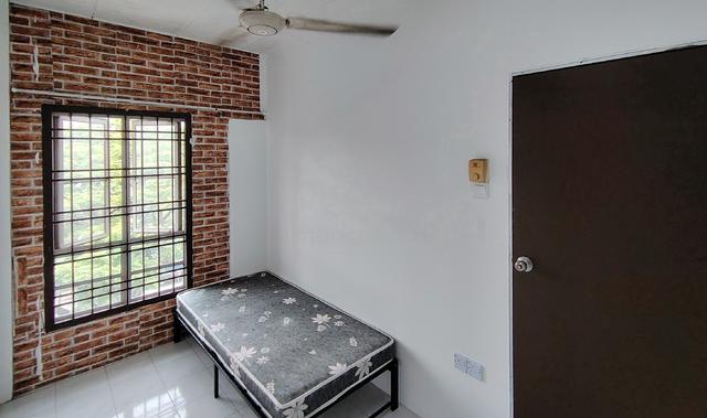 Bilik Bujang Untuk Disewa 1