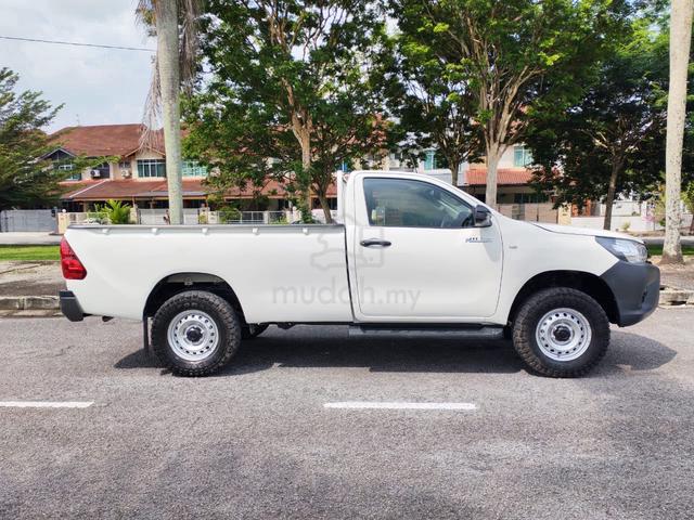 2017 Toyota HILUX 2.4 Single Cap VNT 4WD (M) - 3