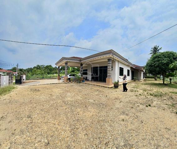 Freehold MCL Banglo Setingkat Taman Berembang Jaya Lubok China Melaka 1