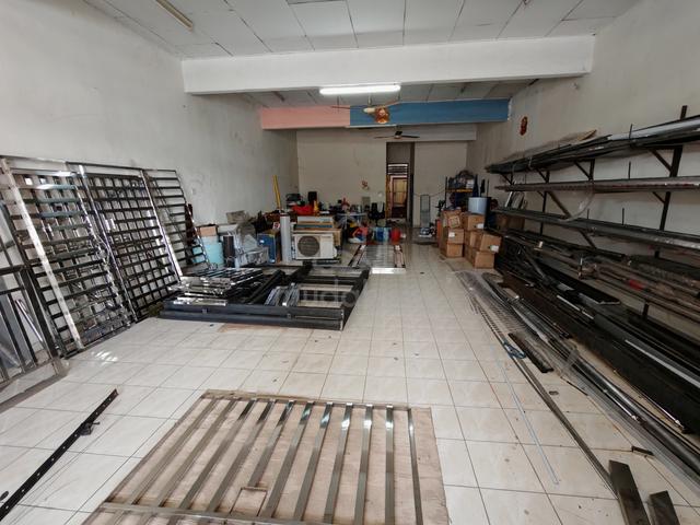 GOOD PRICE FACING PADANG Single Storey Shoplot Taman Pekan Baru 1