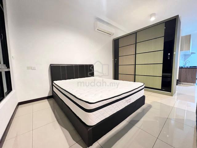 Molek Regency 1