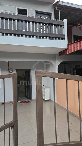 *1 room available* Room with attached bathroom 1