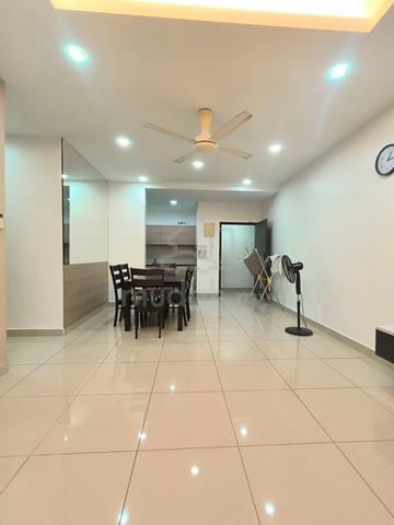 Seri Austin Residence Luxury Apartment 1