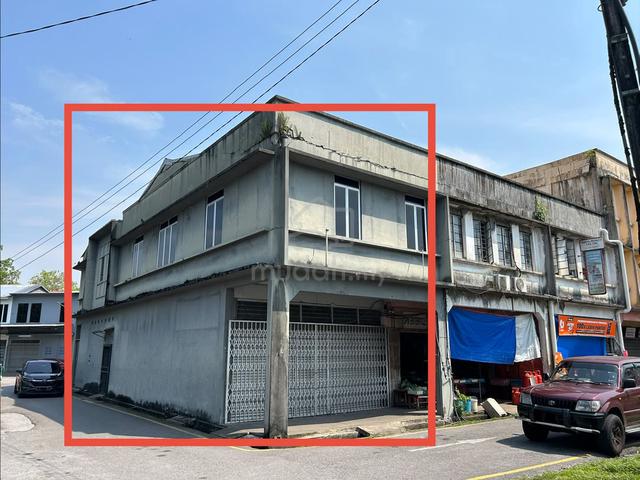 JALAN PENDING DOUBLE STOREY CORNER SHOPLOT FOR SALE At KUCHING 1