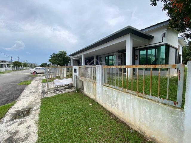 (BIG CORNER LOT) Single Storey Terrace, Taman Dataran Abadi, Sepang 1