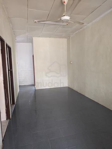 Single Storey Terrace , Taman Merak 1
